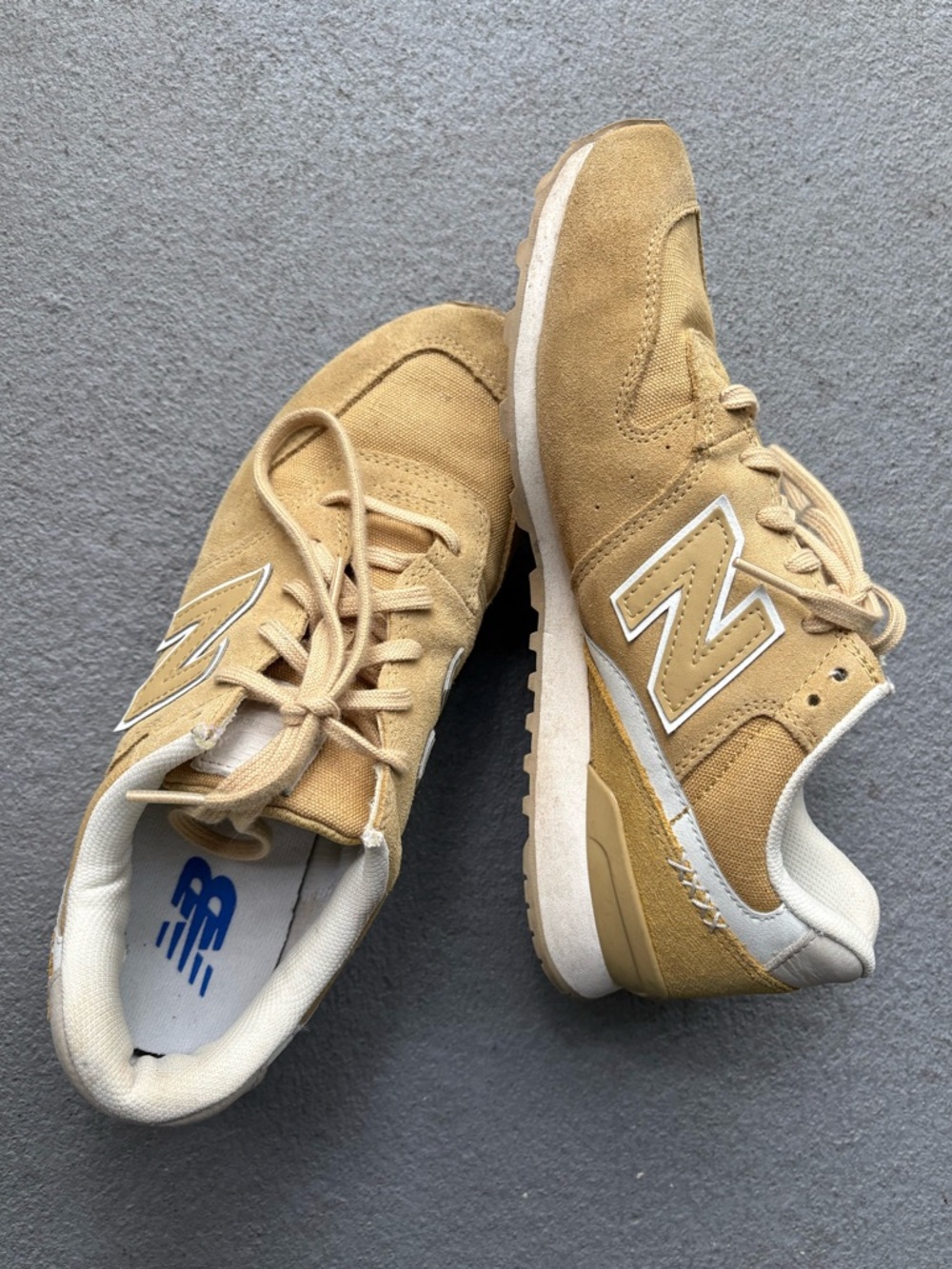 New Balance 696 sneakers• mustard yellow/ tan• women size 8.5